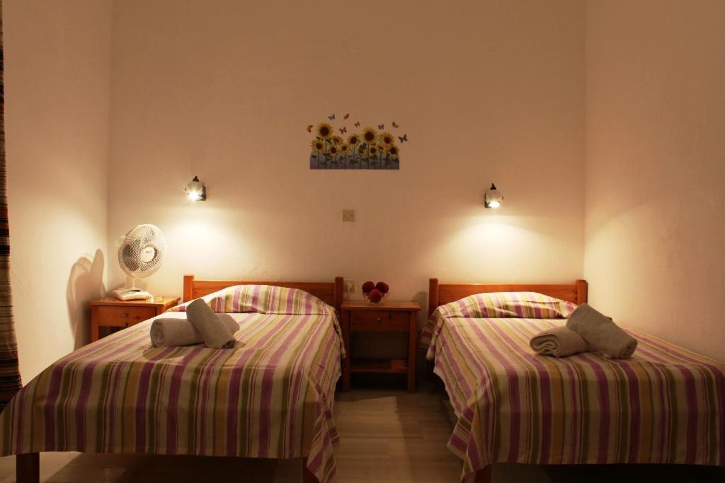 Violetta Lejlighedshotel Chora Eksteriør billede